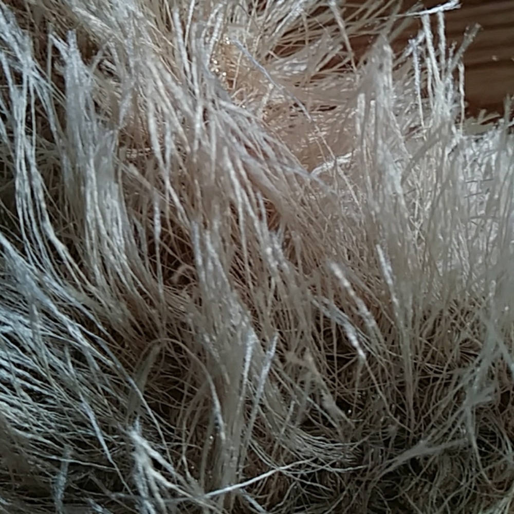 Hand knitted scarf - Picture 2 of 2